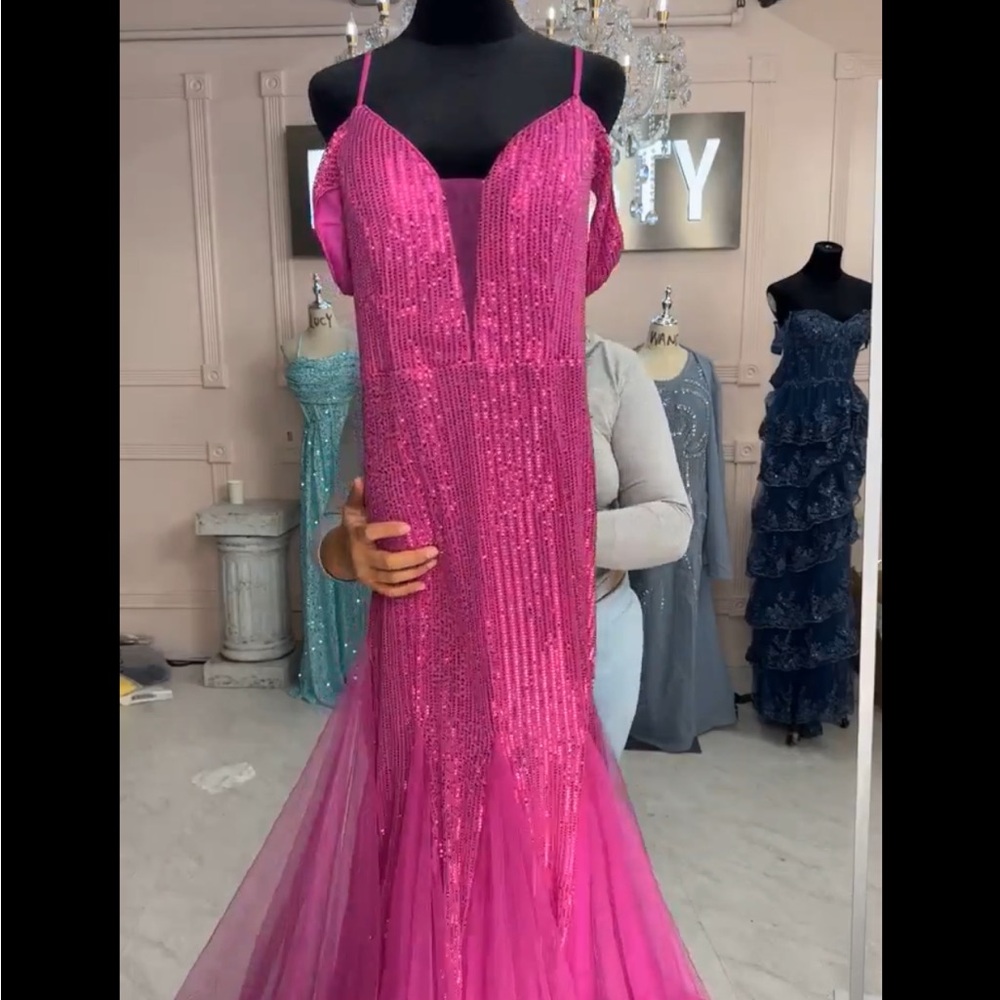 Elegant Pink Sequin Prom Dress. XL